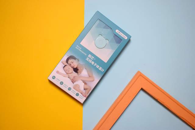 小身材大智慧,24小時(shí)持續(xù)監(jiān)測(cè),刷芯無線電子體溫計(jì)上手